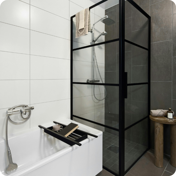 installation sanitaire, nouvelle salle de bain, robinetterie, boiler, eau chaude, chauffe eau