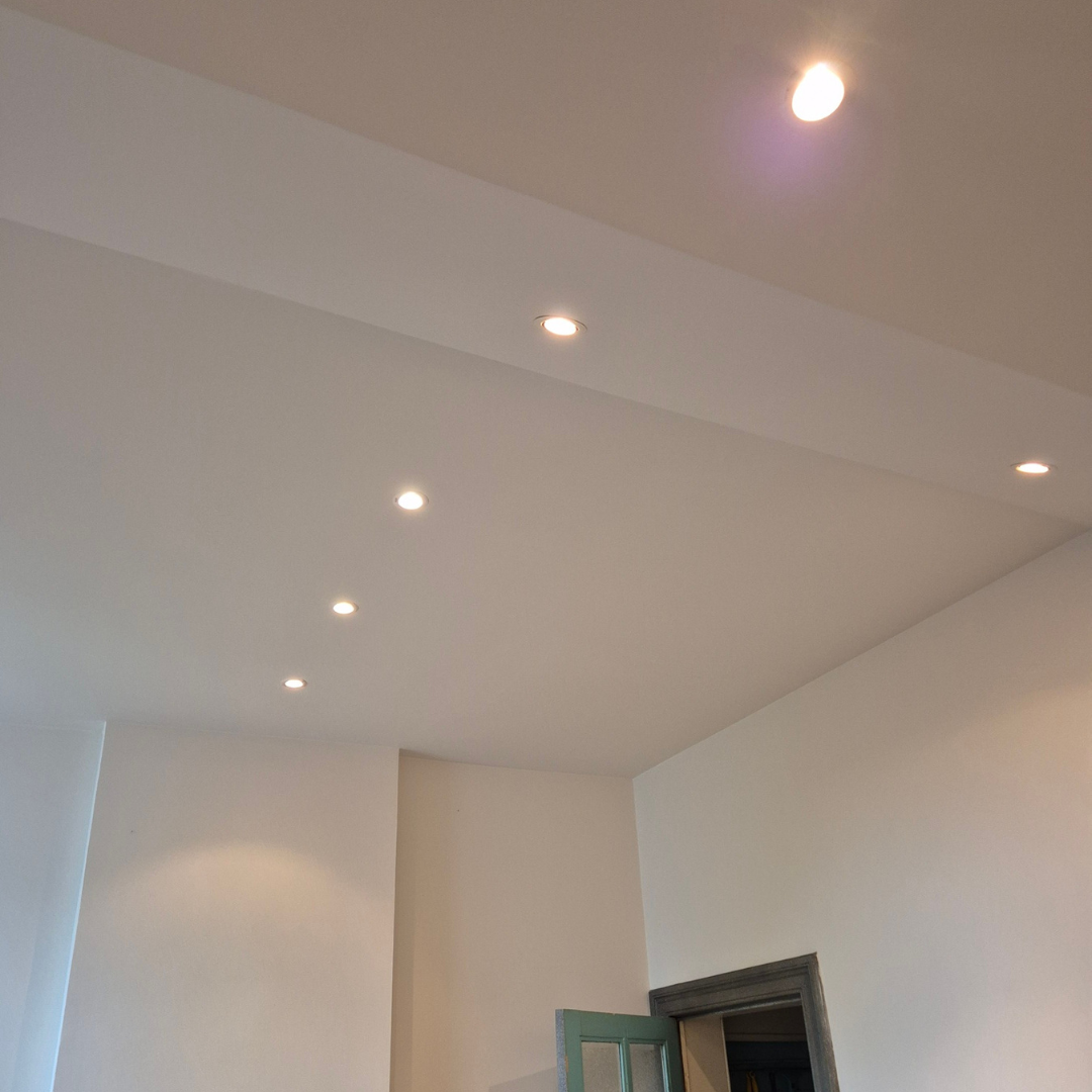 électricien Braine-l’Alleud, électricien Wavre, électricien Nivelles, mise en conformité électrique, dépannage électrique, installation électrique, installation intérieure, installation extérieure, borne de recharge, éclairage, installation complète, devis électricien, travaux électriques, électricité générale, Dufour Luc