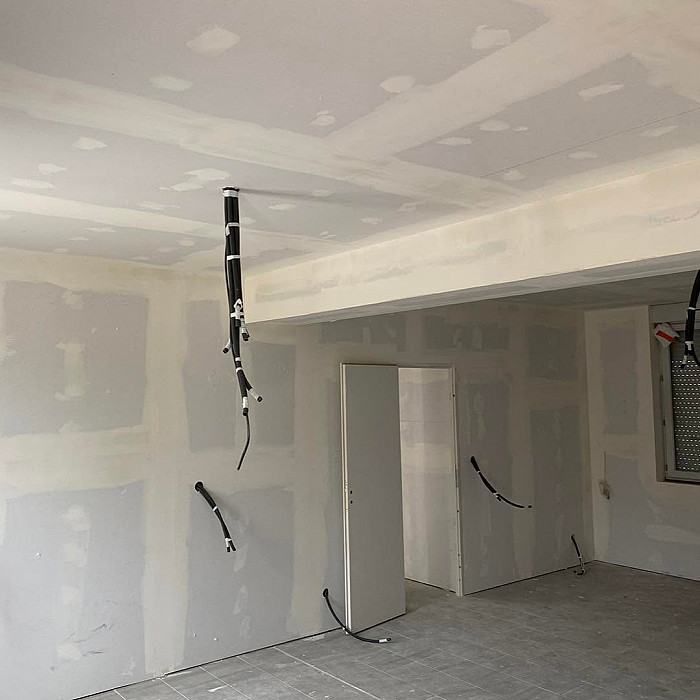 placo, rénovation intérieur, faux plafonds, murs et cloisons ,  plafonnage, plafond tendu, finition de joints en silicone, faux plafonds, cloisons, enduit intérieur, peinture intérieure, murs, plafonds, mobilie
