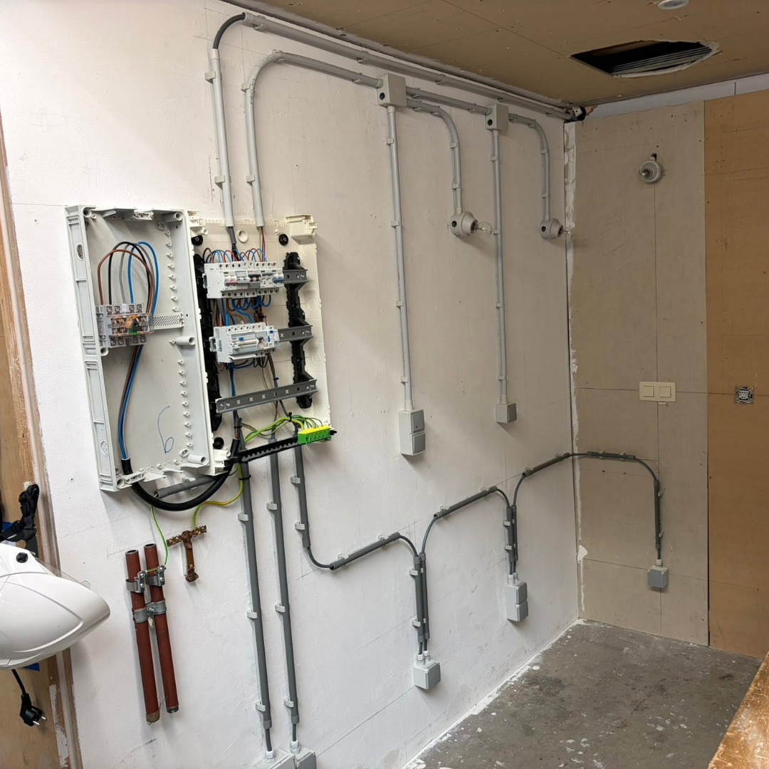 électricien, électricité générale, installation électrique, mise en conformité électrique, dépannage électrique, schémas électriques, coffret électrique, bornes de recharge, Beyne-Heusay, Jupille, Fléron, province de Liège