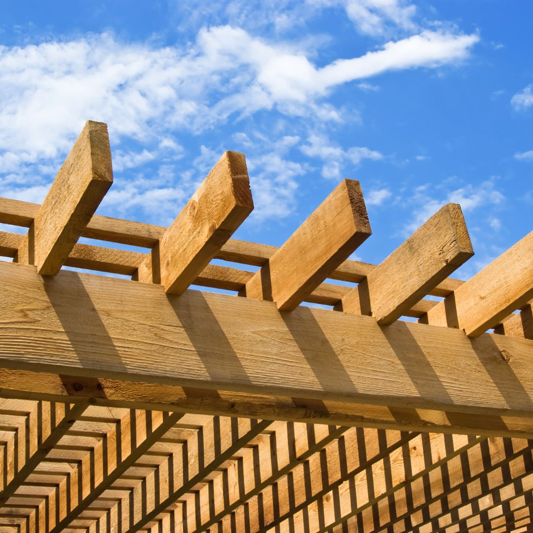 Menuiserie sur mesure terrasse bardage carport et aménagement en bois