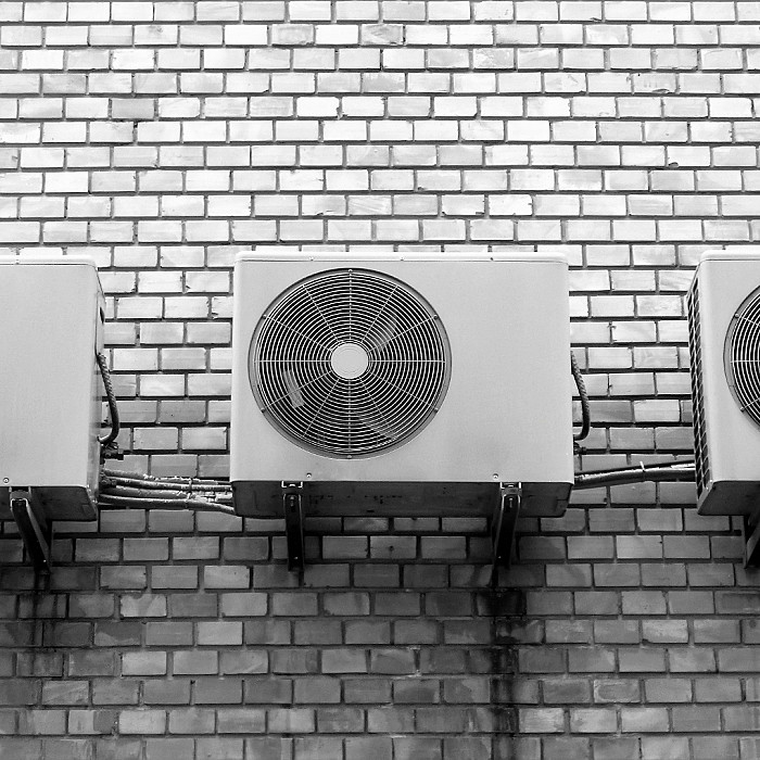 climatisation Tourcoing, climatisation Wattrelos, climatisation Halluin, installation climatisation, pompe à chaleur, pompe à chaleur air-air, pompe à chaleur air-eau, ballon thermodynamique, réfrigération, chambre froide, comptoir frigorifique, meuble frigorifique, parachèvement, plaque de placo, Gyproc, enduit, peinture, Nord