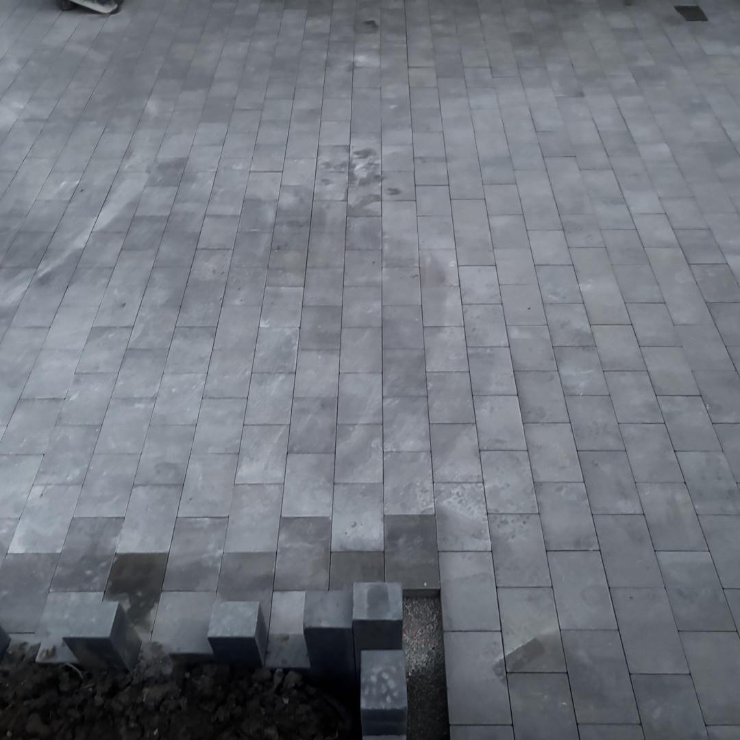 Aménagement extérieur réalisé par Cottini Construct Terrassement à Aywaille