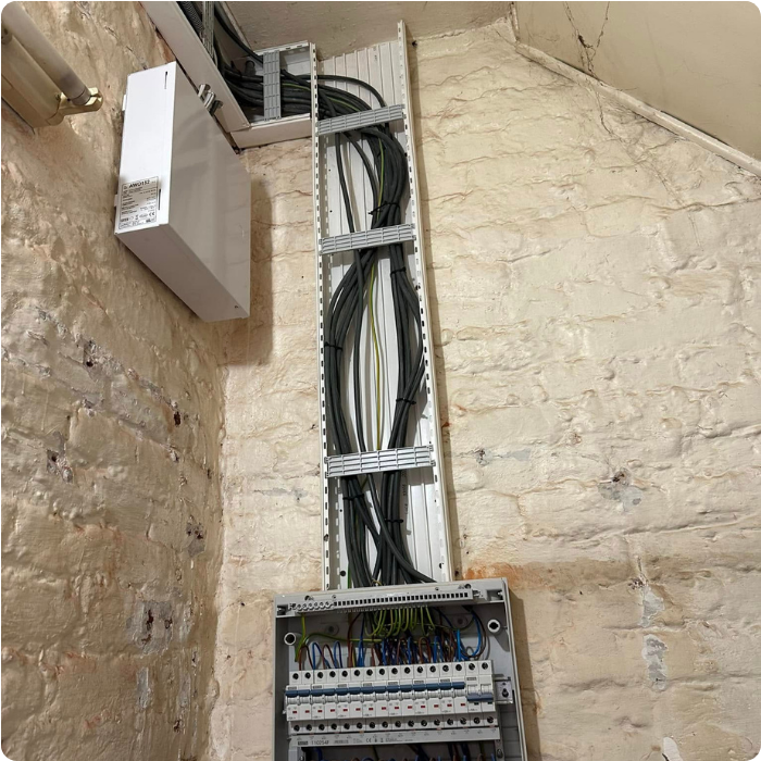 électricité, installation, câbles, raccordement, tableau électrique, luminaire, éclairages