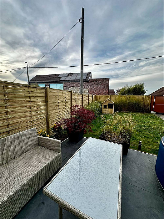 Terrasse et clôture en bois aménagées par MC Garden