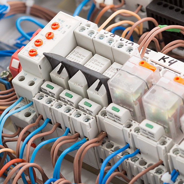 électricien Liège, électricien Herstal, électricien Saint-Nicolas, entreprise d'électricité générale, électricité générale Liège, installation électrique, travaux d'électricité, dépannage électrique, dépannage électricité Liège, entretien électrique, maintenance électrique, réparation électrique, mise en conformité électrique, conformité installation électrique, rénovation électrique, éclairage intérieur, éclairage extérieur, installation éclairage, luminaires, éclairage jardin, système de sécurité, installation système de sécurité, parlophone, installation parlophone, interphone, caméra de surveillance, installation caméra de surveillance, vidéosurveillance, surveillance caméra, sécurité habitation, province de Liège