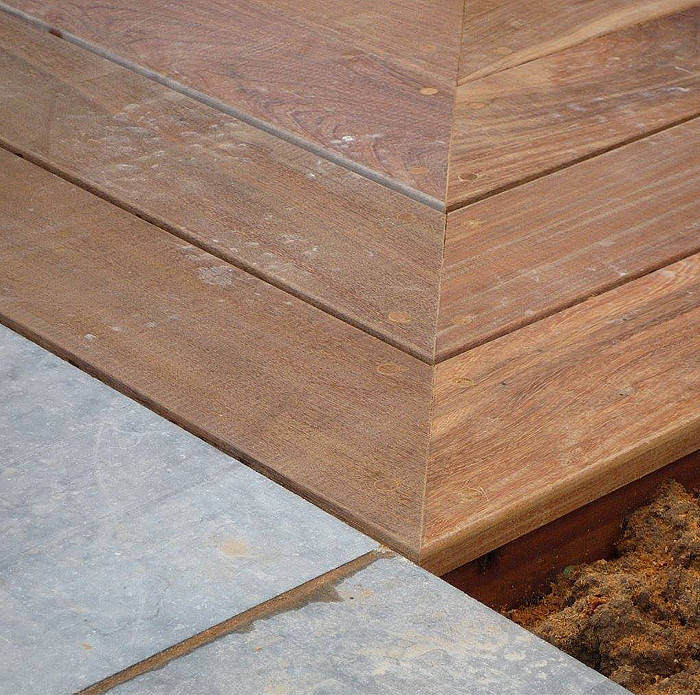 Placard, plan de travail en bois, terrasse en bois, dressing