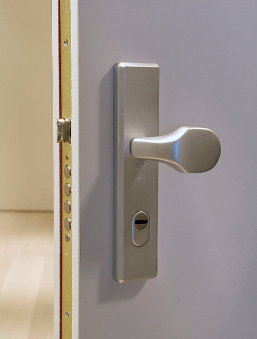porte blindée, porte anti effraction, serrurier porte, sécurité porte, installer porte blindée, installer porte anti effraction, porte sécurisée, porte antivol, porte blindée prix, installateur porte sécurisée, professionnel porte blindée, devis porte anti effraction