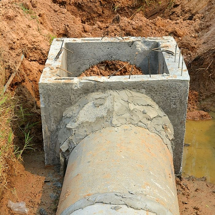Travaux sanitaires, égouttage, égouts, eaux usées