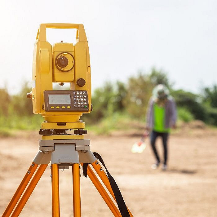 Nivellement, geometre, travaux de terrassement, terrassier