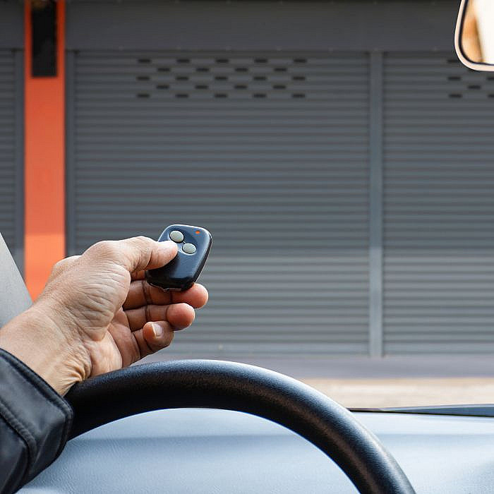 Installation domotique, portes automatiques, porte de garage, télécommande