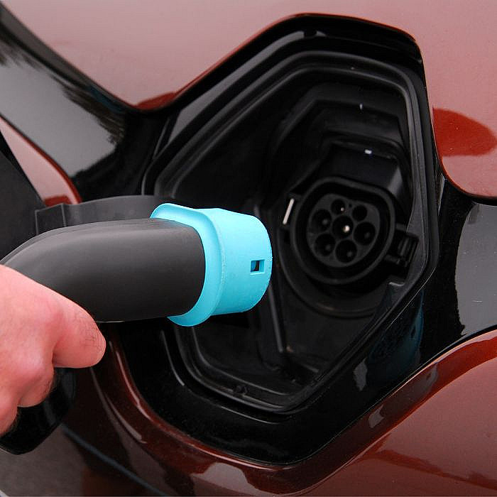 Installateur de brone de recharge, borne domestique, borne de recharge életcrique, voiture électrique
