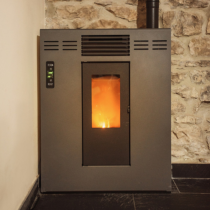 Poêle à pellets, salle de bain, sanitaires, nouvelle salle de bain