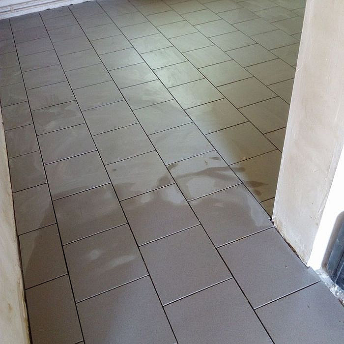 Pose de carrelage, cloisonnage, plafonnage, sols, murs, rénovation intérieure