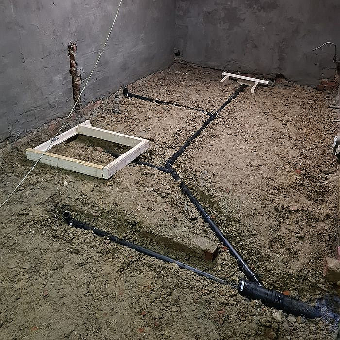 Installation sanitaires, égouttage, chauffage, tuyaux, construction