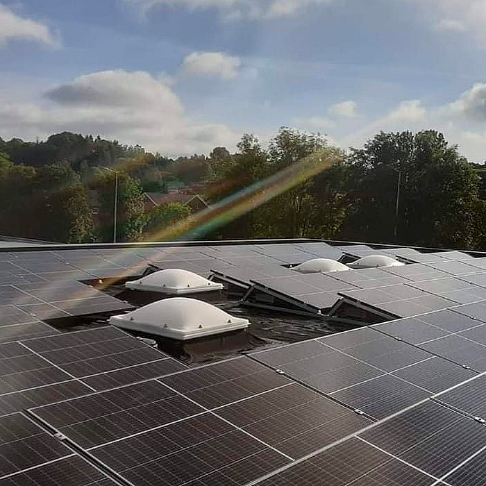 Installateur, panneaux solaires, électricien, électricité, onduleur