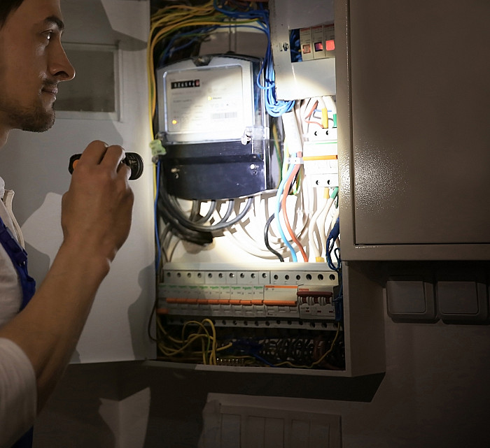 MK Electric, dépannage, installaiton, maintenance, révisions électriques, dépanneur, circuits électriques