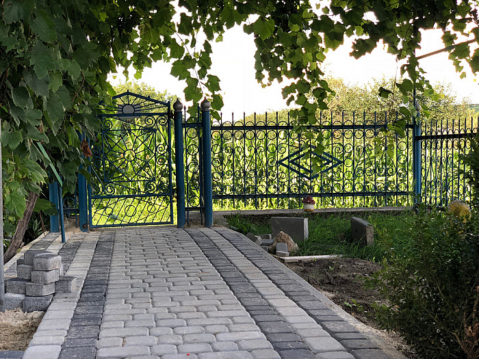 grondwerken, algemene elektriciteitswerken, kleine loodgietersklusssen, leidingen, asfalt, bestrating, bestrating en boordstenen, beton, loodgieter