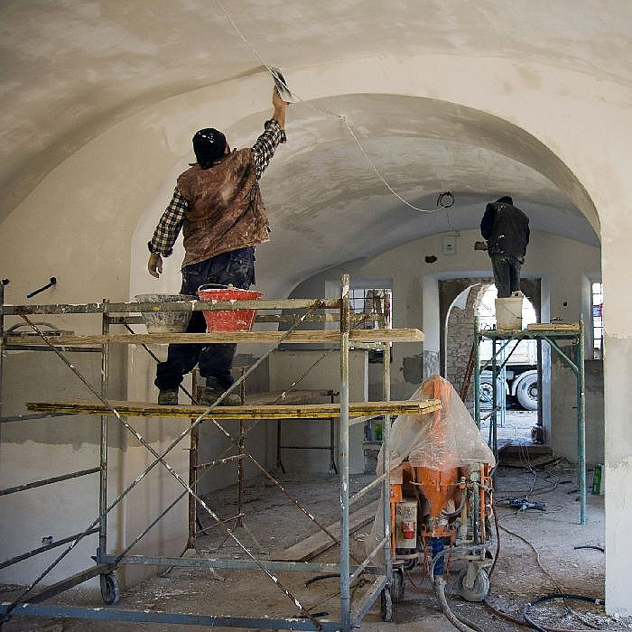 Transformation, travaux de démolition, terrassement, construction