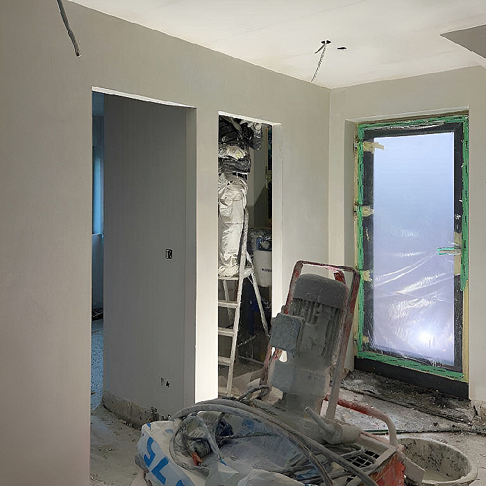 cimentage, cloisons, crépi, faux plafonds, parachèvement, peinture, plafonnage, démolition, rénovation générale, charpente, toiture, rénovation de salle de bain, rénovation de cuisine