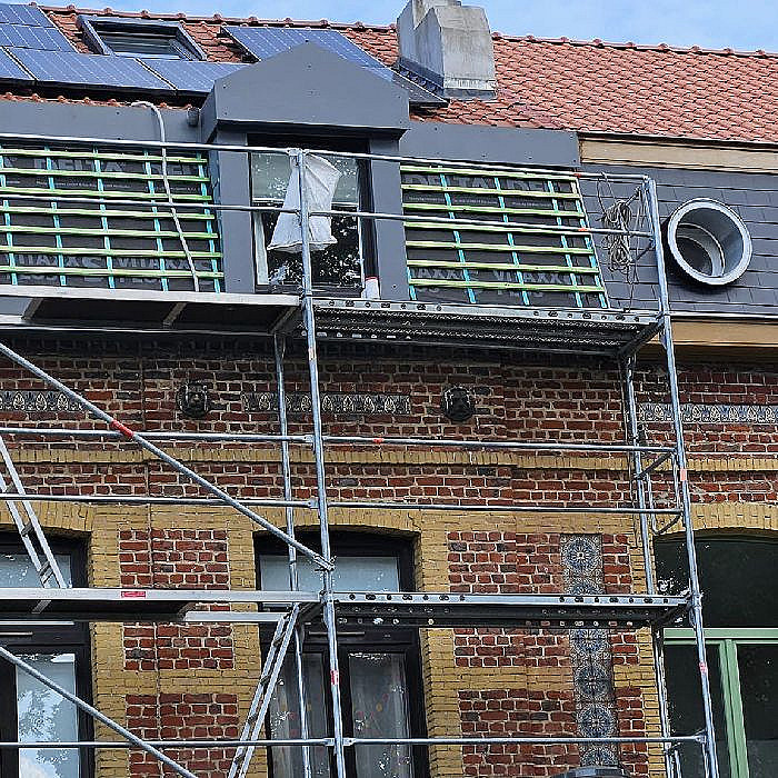 Construction, Réparation, Toiture inclinée, Toiture plate, Tuiles, Rénovation, Ardoise, Couverture, Pose, fenêtre de toit, Installation de Velux, Epdm, Création de cheminée, Nouvelle toiture, entreprise de toiture, couvreur, toiture ardoises, toiture tuiles, zinguerie