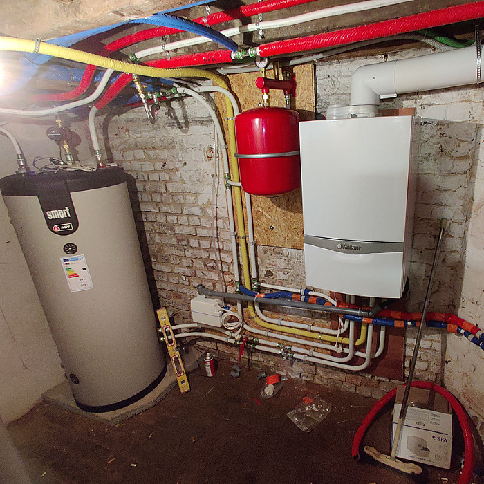 Travaux de plomberie, plombier, canalisations, tuyaux, raccordements