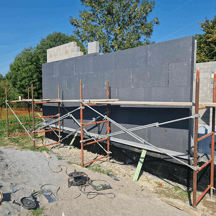 Rénovation générale, aménagement extérieur, terrassement, isolation, bardage, cloisons, crépi, parachèvement, parement de façade, aéro gommage, démolition, transformation, allée et abords, abris de jardin, aménagement de jardin, clôtures, drainage, entretien de jardin, égouttage, pavage, pergola, piscine, pool house, tarmac, terrasse, carport, chape, construction d’extension, dalle de sol en béton, nivellement, travaux de maçonnerie, béton, béton ciré, béton imprimé, carrelage extérieur, aménagement de grenier, charpente, cheminée, corniches, gouttières, étanchéité de toiture, installation de VELUX, rénovation et réparation de toiture, toitures en ardoises, toitures en tuiles, toitures en zinc, toitures métalliques, toitures végétales.