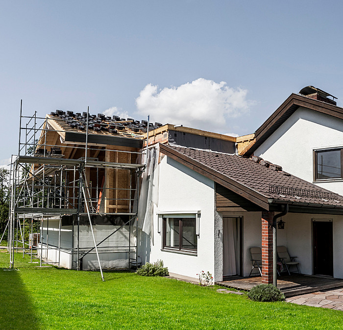 Rénovation générale, aménagement extérieur, terrassement, isolation, bardage, cloisons, crépi, parachèvement, parement de façade, aéro gommage, démolition, transformation, allée et abords, abris de jardin, aménagement de jardin, clôtures, drainage, entretien de jardin, égouttage, pavage, pergola, piscine, pool house, tarmac, terrasse, carport, chape, construction d’extension, dalle de sol en béton, nivellement, travaux de maçonnerie, béton, béton ciré, béton imprimé, carrelage extérieur, aménagement de grenier, charpente, cheminée, corniches, gouttières, étanchéité de toiture, installation de VELUX, rénovation et réparation de toiture, toitures en ardoises, toitures en tuiles, toitures en zinc, toitures métalliques, toitures végétales.