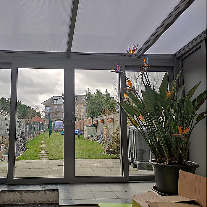 Pose de vitrage, plaque de polycarbonate, véranda, aménagement de terrasse, pool house en aluminium