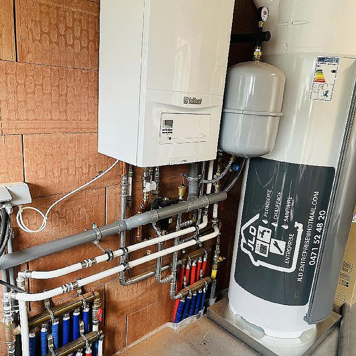 chauffage au gaz, chauffage au mazout, chauffage central, chauffage électrique, pompe à chaleur, ventilation, installation de chauffage, entretien de chauffage, dépannage de chauffage, plomberie, sanitaires, canalisations, salle de bain, panneaux photovoltaïques