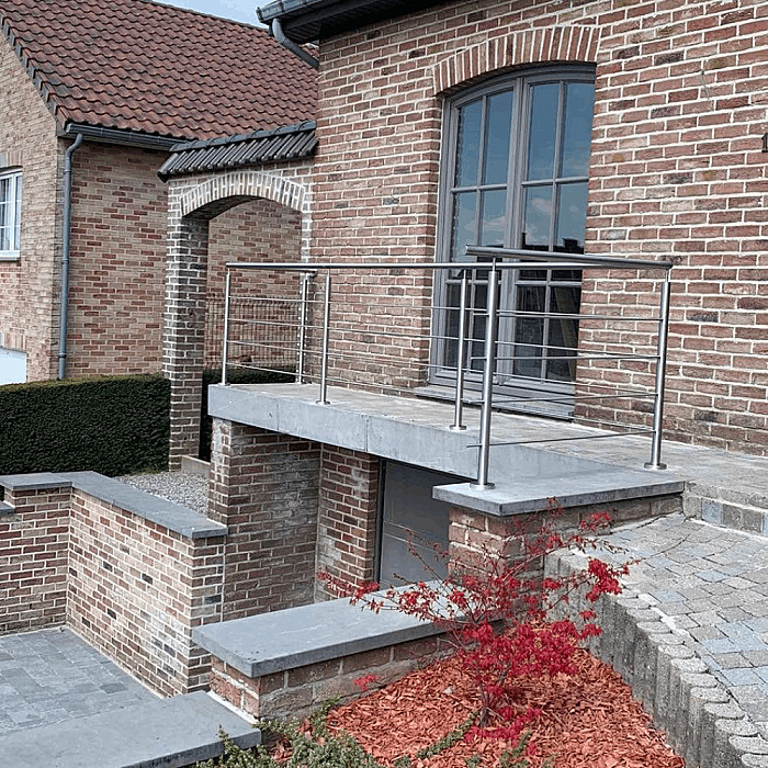 ferronnerie, ferronnier, Grâce-Hollogne, Flémalle, Villers-le-Bouillet, escalier extérieur, bardage métallique, escaliers métalliques, ferronnerie d’art, gardes corps métalliques, ossature métallique, passerelle et rampes, escalier