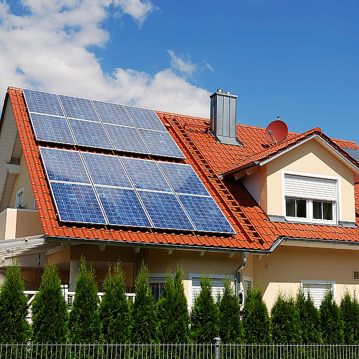 Panneaux photovoltaïques, pose de panneaux, énergie durables