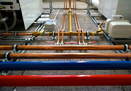 Plombier, tuyauteries, robinetteries, canalisations, installation, réparations, fuites de canalisations,
			  raccordements sanitaires