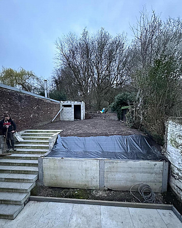 aménagement extérieur, paysagiste, abattage et élagage, allée et abords, aménagement de jardin, architecture 
                  paysagiste, clôtures, drainage, éclairage extérieur, égouttage, épuration, escalier extérieur, étang et mare, 
                  fosse septique, pavage, piscine, piscine naturelle, plantations, terrasse, terrasse en bois, construction, chape,
                  construction extension ou annexe, dalle de sol en béton, égouttage, épuration, nivellement, terrassement, travaux de maçonnerie, 
                  location de container, démolition, sols, béton, béton imprimé, béton lissé, carrelage extérieur, dalle de sol en béton,
                  pavage, pierres naturelles, pose de citernes, nivellement