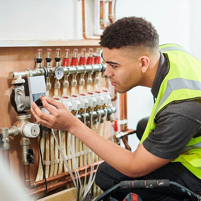 chauffagiste, chaudière, chaudière à condensation, chauffage central, chauffage au gaz, chauffage au mazout, 
                  chauffage sol, installation de chauffage, ramonage de cheminée, tubage de cheminée