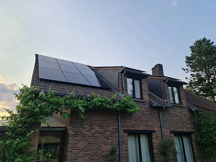 électricité, panneaux photovoltaïques, bornes de recharge, dépannage, batterie
            domestique, installation photovoltaïque domicile, rendement solaire,
            autoconsommation solaire, énergie verte, installation solaire résidentielle, énergie
            solaire entreprise, installation photovoltaïque industrie, rendement solaire entreprise,
            autoconsommation entreprise, énergie renouvelable, installation solaire
            commerciale, bornes de recharge électrique, stations de recharge, bornes de
            recharge rapide, bornes pour véhicules électriques, installation borne de recharge,
            infrastructures de recharge, points de recharge électrique, dépannage solaire,
            maintenance photovoltaïque, réparation panneaux solaires, service après-vente
            solaire, assistance technique solaire, intervention rapide, maintenance énergie
            renouvelable, batterie maison, stockage énergie domestique, batterie solaire
            résidentielle, autonomie énergétique, stockage énergie solaire, système de stockage
            domestique, batterie lithium maison