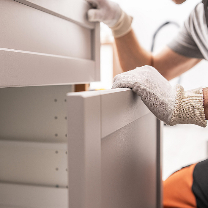 installation cuisine, montage meubles, pose plan de travail, raccordement
                   électroménager, installation évier, agencement cuisine, assemblage meubles, cuisine
                   sur mesure, installation crédence, électricité générale