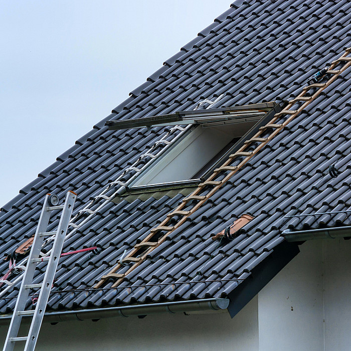 toiture, charpente, cheminée, corniches et gouttières, démoulage de toiture, étanchéité toiture, gouttières, installateur velux, isolation de toiture, nettoyage de corniches, ramonage de cheminée, rénovation de toiture, réparation de toiture, toitures, toitures en ardoises, toitures en ardoises naturelles, toitures en tuiles, toitures plates, toitures végétales, isolation, isolation de toiture, isolation des combles