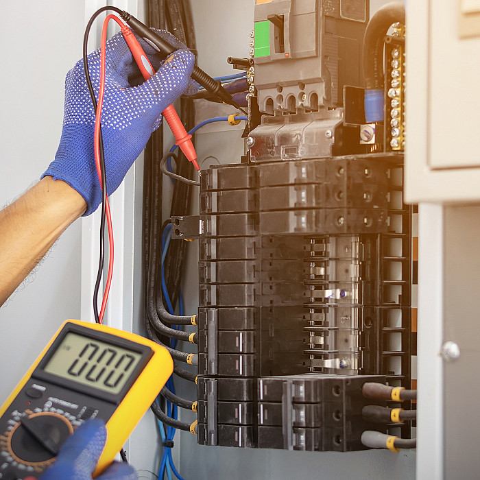 électricité générale, électricien, câbles électriques, circuits électriques